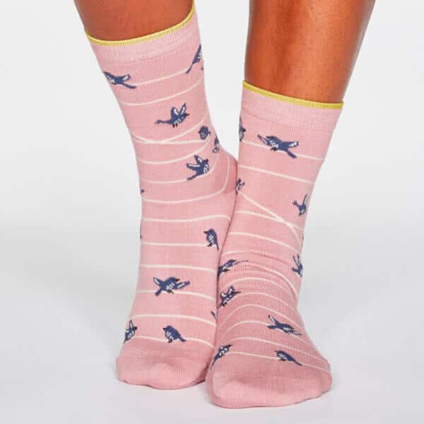 SPW592-LAVENDER-PINK--Vivian-Bird-Print-Bamboo-Organic-Cotton-Blend-Socks-in-Lavender-Pink-2F