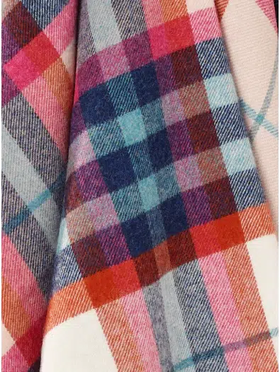 t0850-b02-falmouth-ivory-red-close-ups_1