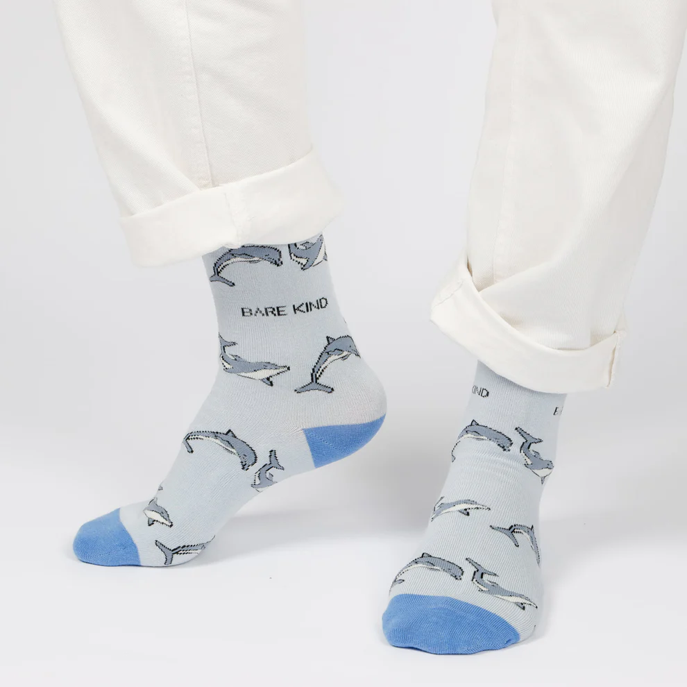 dolphin-bamboo-socks-model